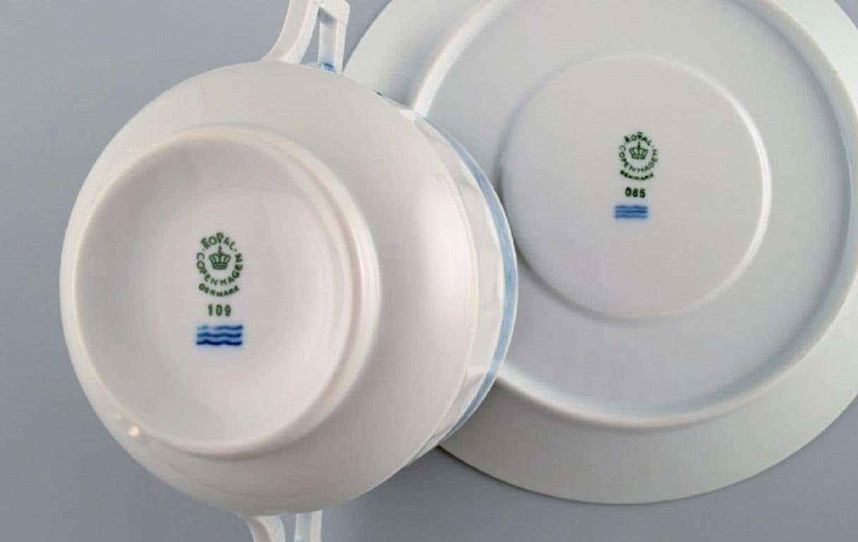 Three Royal Copenhagen Blue Fan Bouillon Cups With Saucers photo 325.0