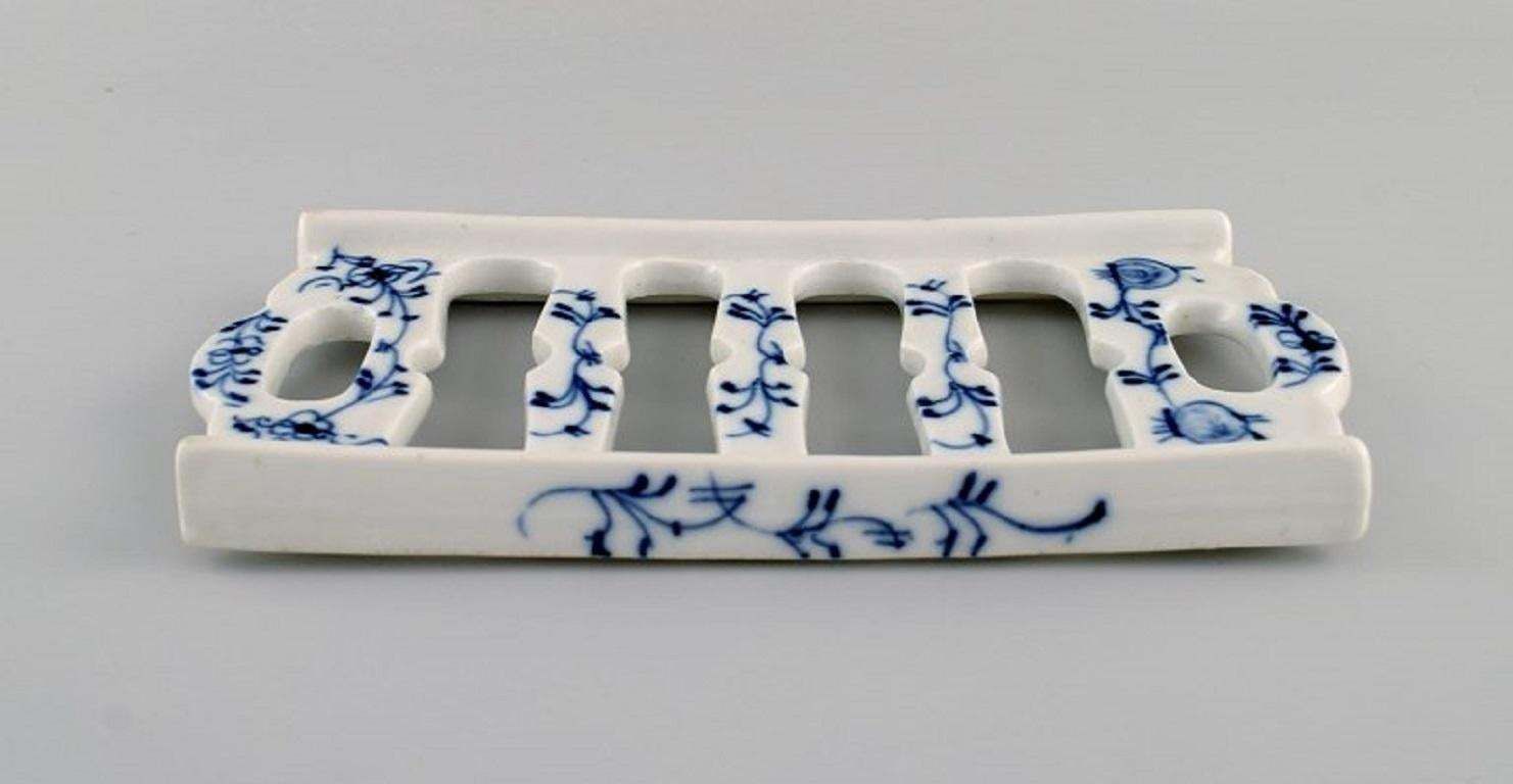 Presumably Meissen Blue Onion Trivet In Hand Painted Porcelain Approx 1900 photo furniture
