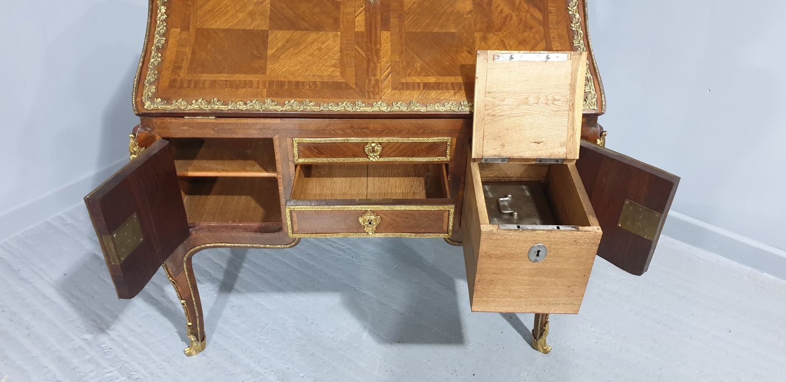 Furniture Excellent  Quality Early 19thc. French Kingwood Parquetry Bureau photo