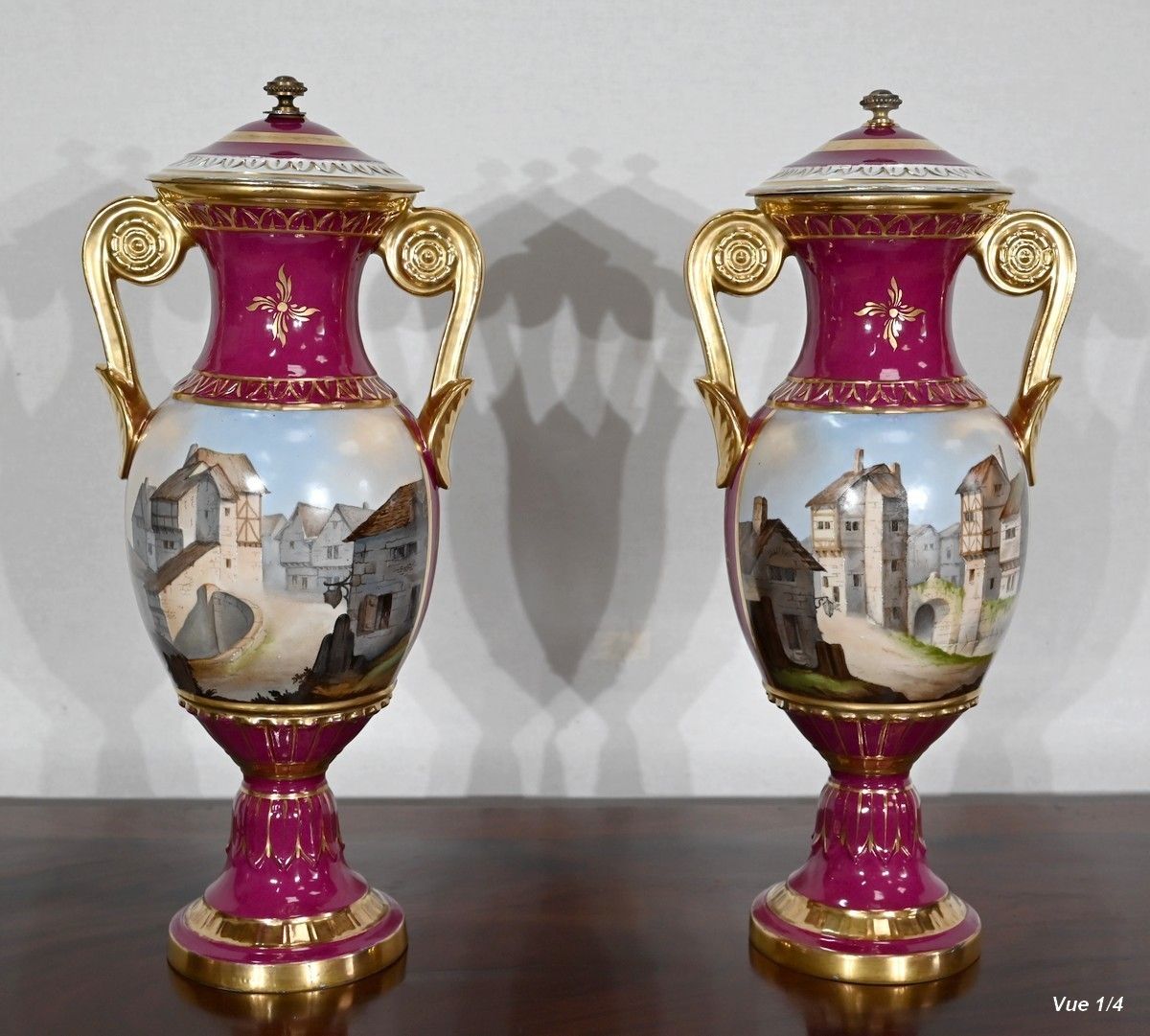 photo vinterior Pair Of Paris Porcelain Vases  Early 20th Century