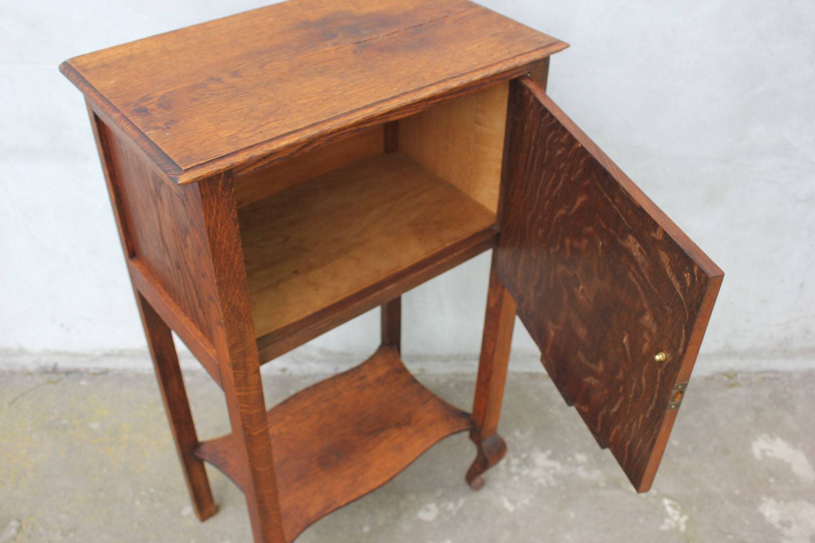 Antique Style Bedside Cabinet Victorian Storage Table Wooden Living Room Furniture Guest Room photo vintage