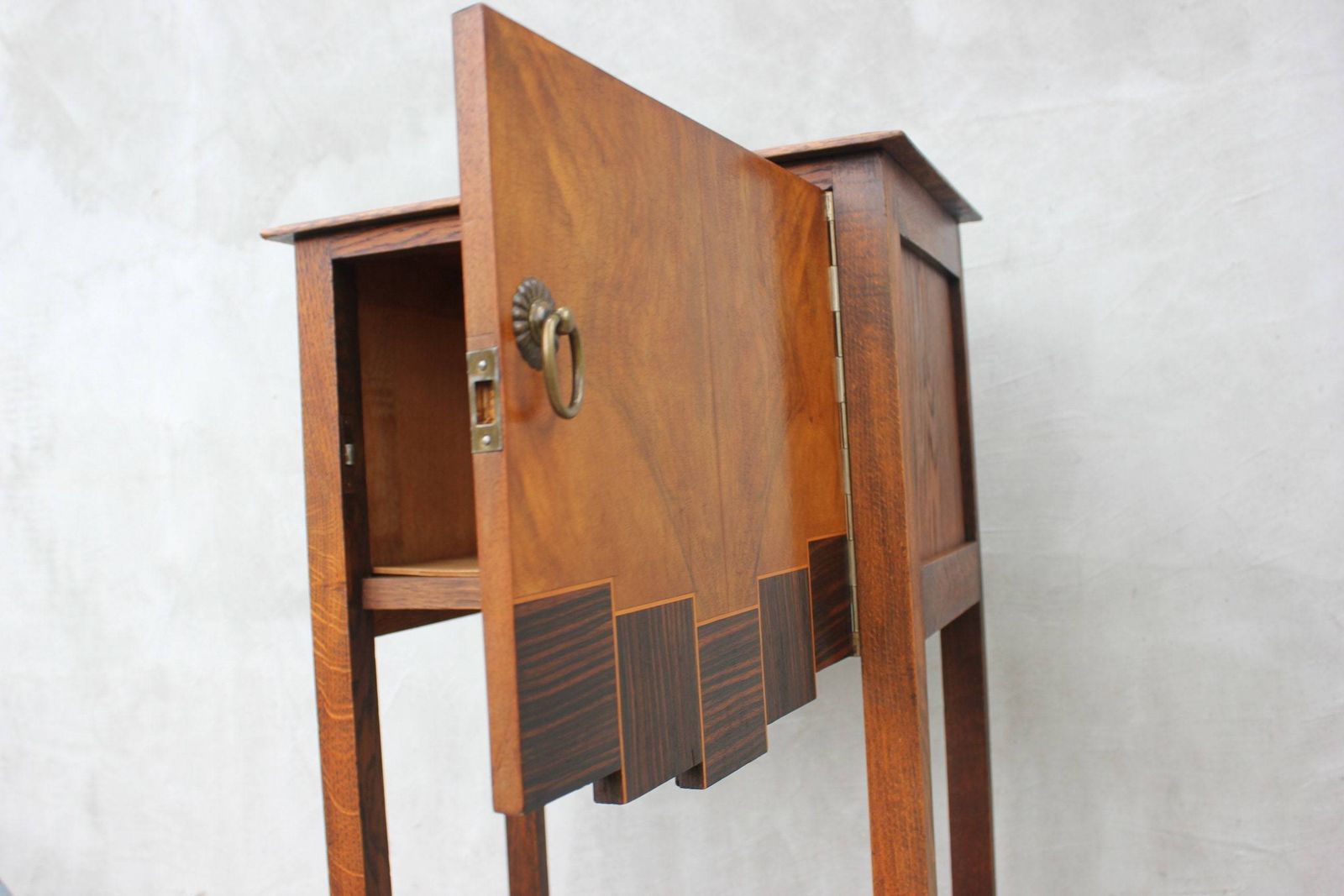 photo furniture Antique Style Bedside Cabinet Victorian Storage Table Wooden Living Room Furniture Guest Room
