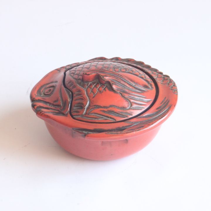 Takaoka Shikki Lacquerware Seabream Bonbonniere Box, Japan 1920s photo vinterior