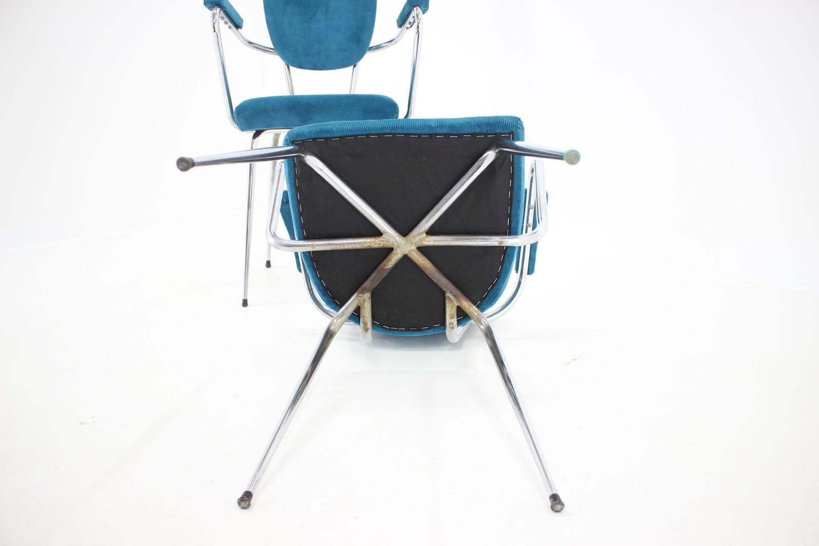 photo vintage 1960s Pair Of Italian Armchairs In Corduroy