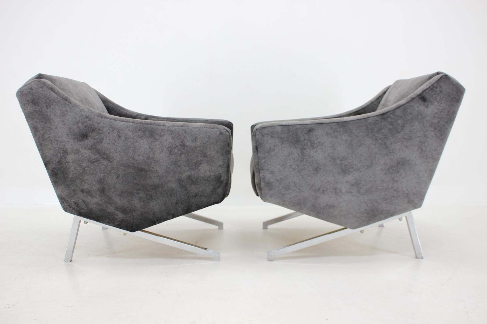 1970s Pair Of Italian Design Armchairs photo furniture
