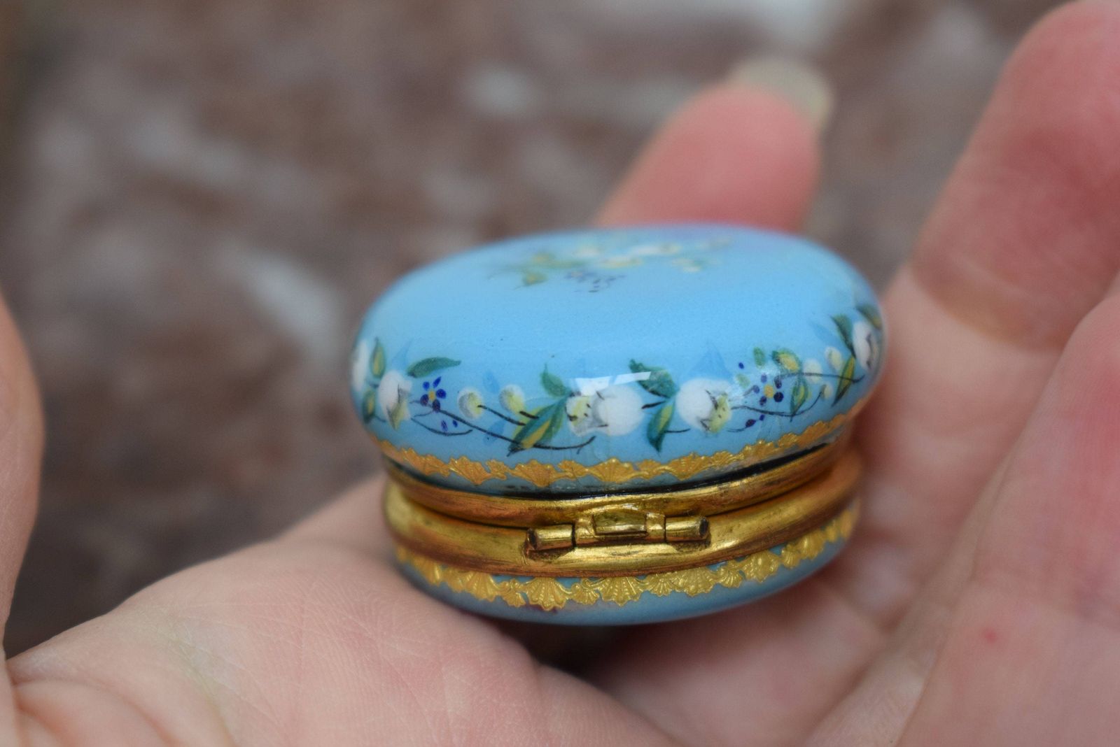 Turquoise Blue Enamel Pill Box Patch Box Small Round Trinket Keeper Lily Of The Valley photo vinterior