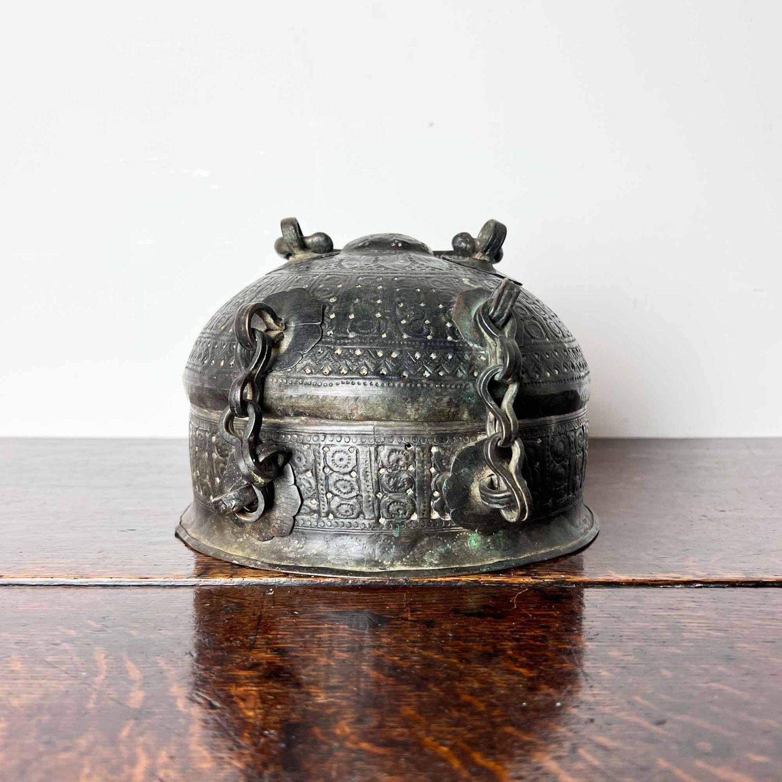 Antique Indian Metal Pandan Betel Box photo vinterior