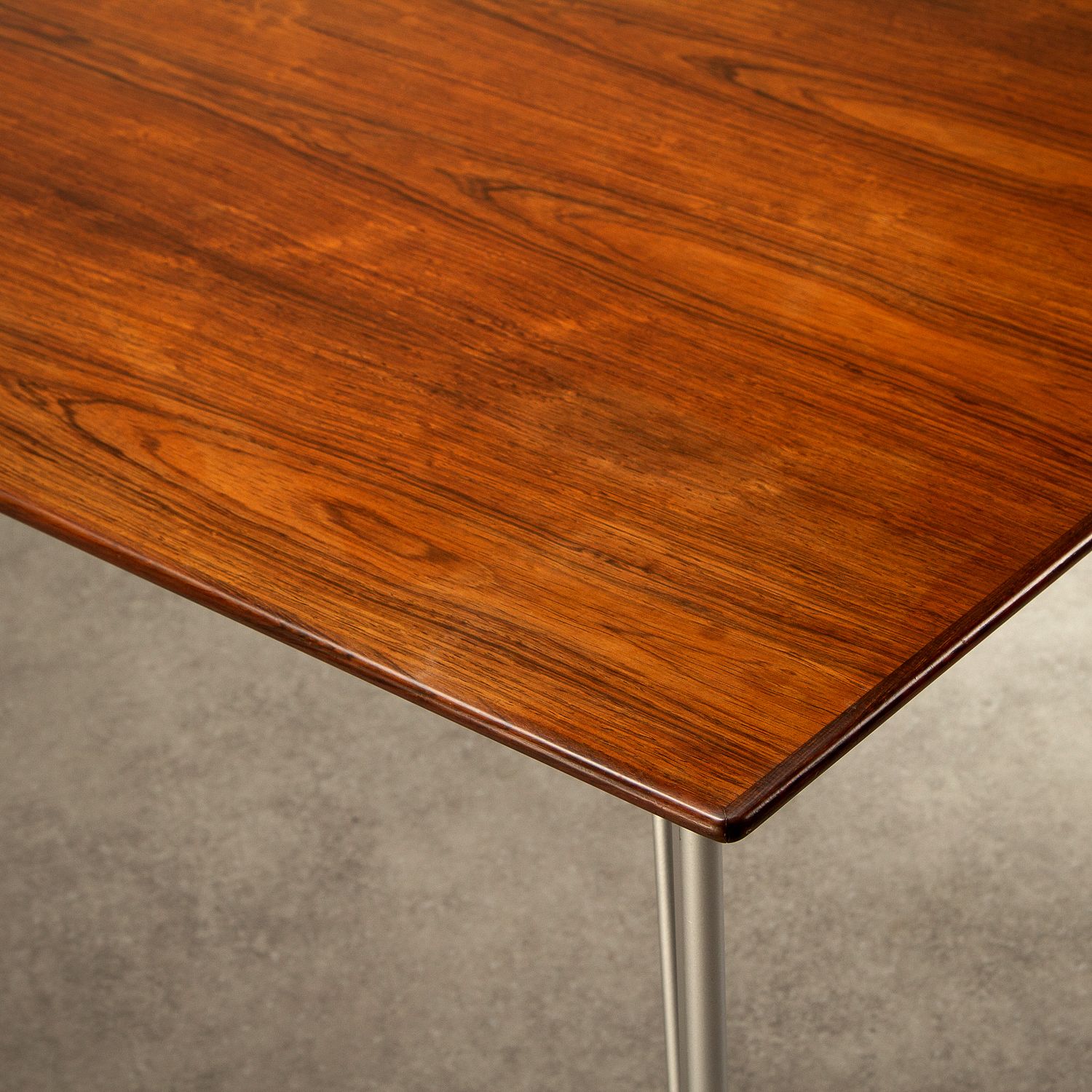 Model 3605 Desk In Rosewood By Arne Jacobsen For Fritz Hansen, Denmark, 1960s photo vintage