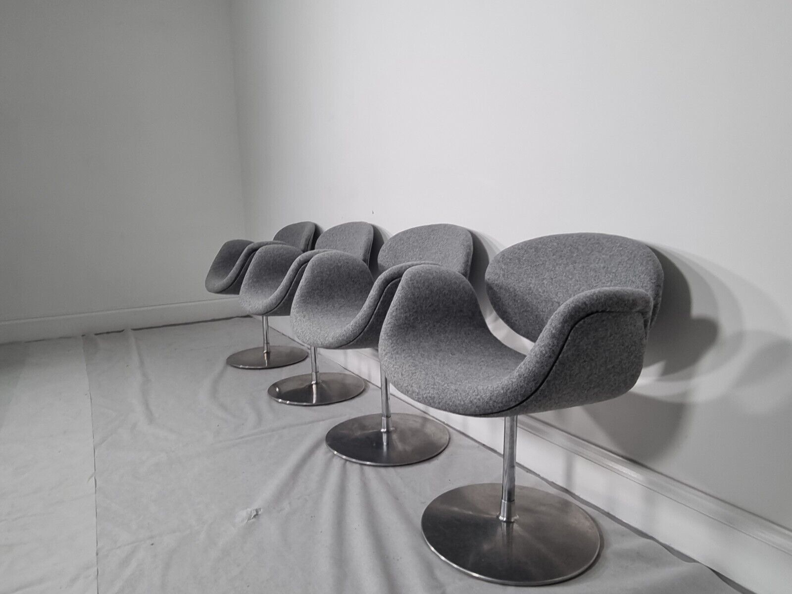 Stunning Set Of 4 Artifort Tulip Chairs In Luxury Grey Wool photo Furniture