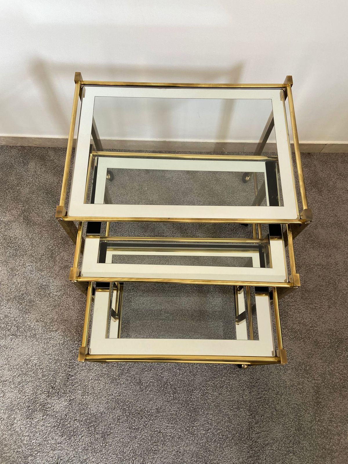 photo furniture Tris Di Tavolini “Nido” Ottone E Vetro Italia Anni 70