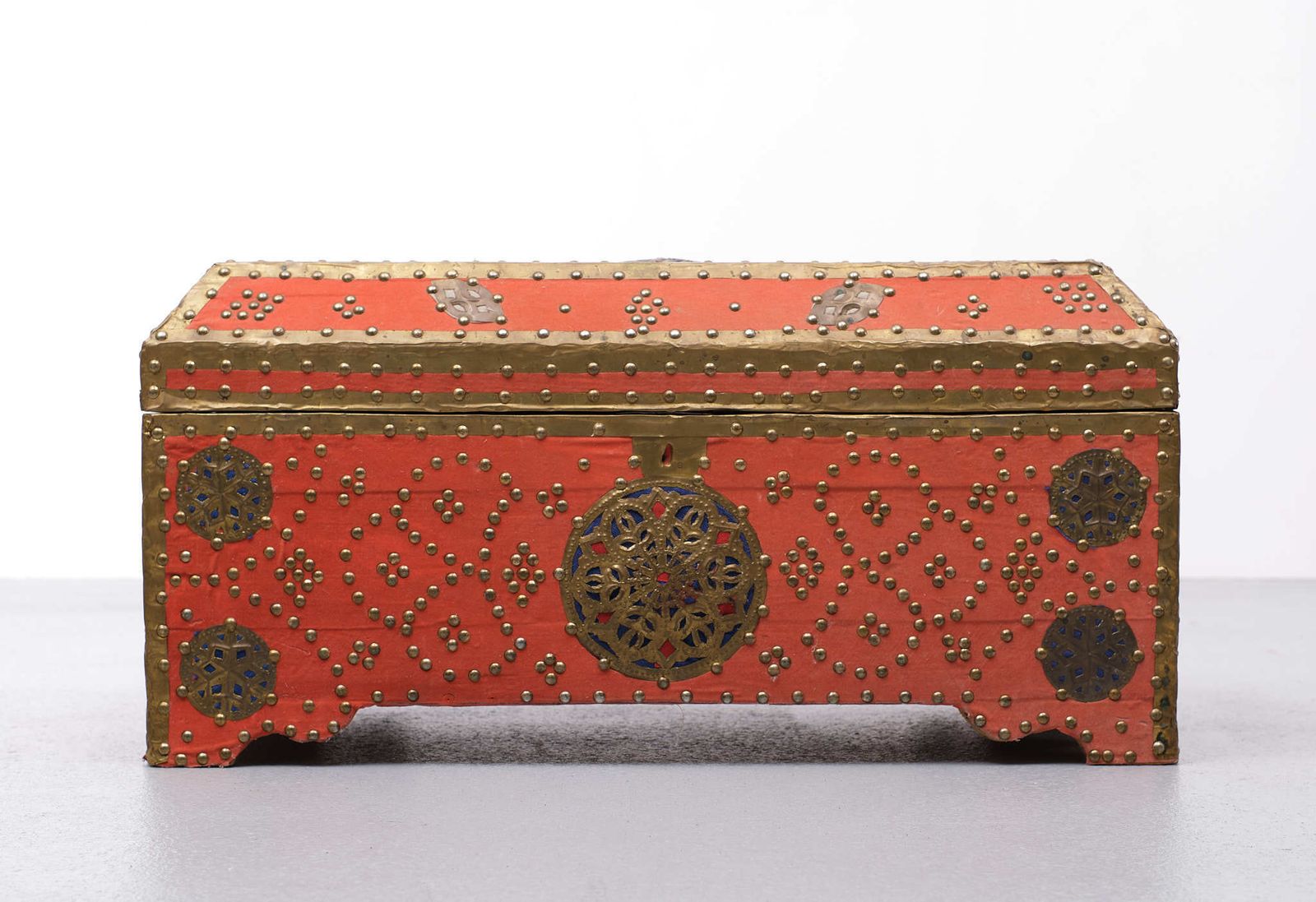 Oriental Velvet Chest With Brass Decoration photo vinterior