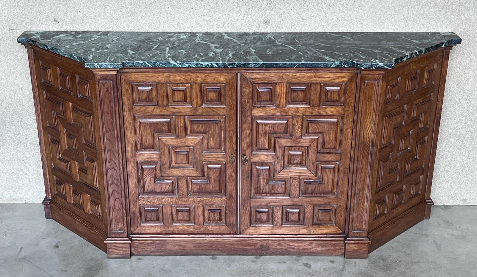 Buffet baroque catalan en noyer sculpté, deux tiroirs, XIXe siècle photo Mobilier