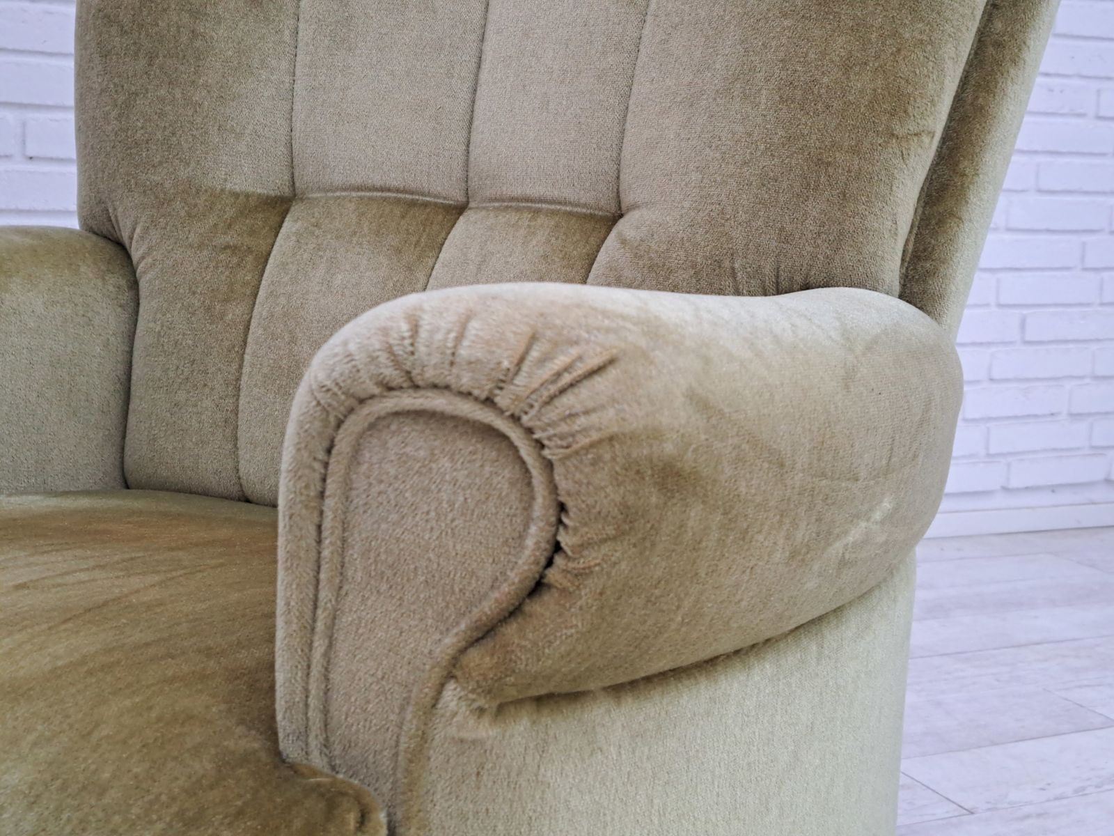 Furniture 80s, Danish Velour Chair, Original Condition, Beech Wood photo