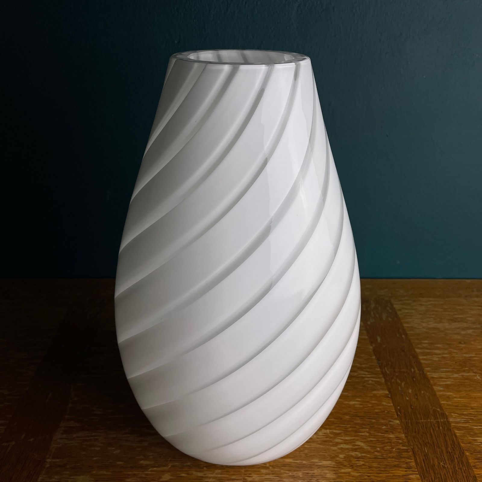 photo furniture White Swirl Murano Glass Vase Italy 1980s