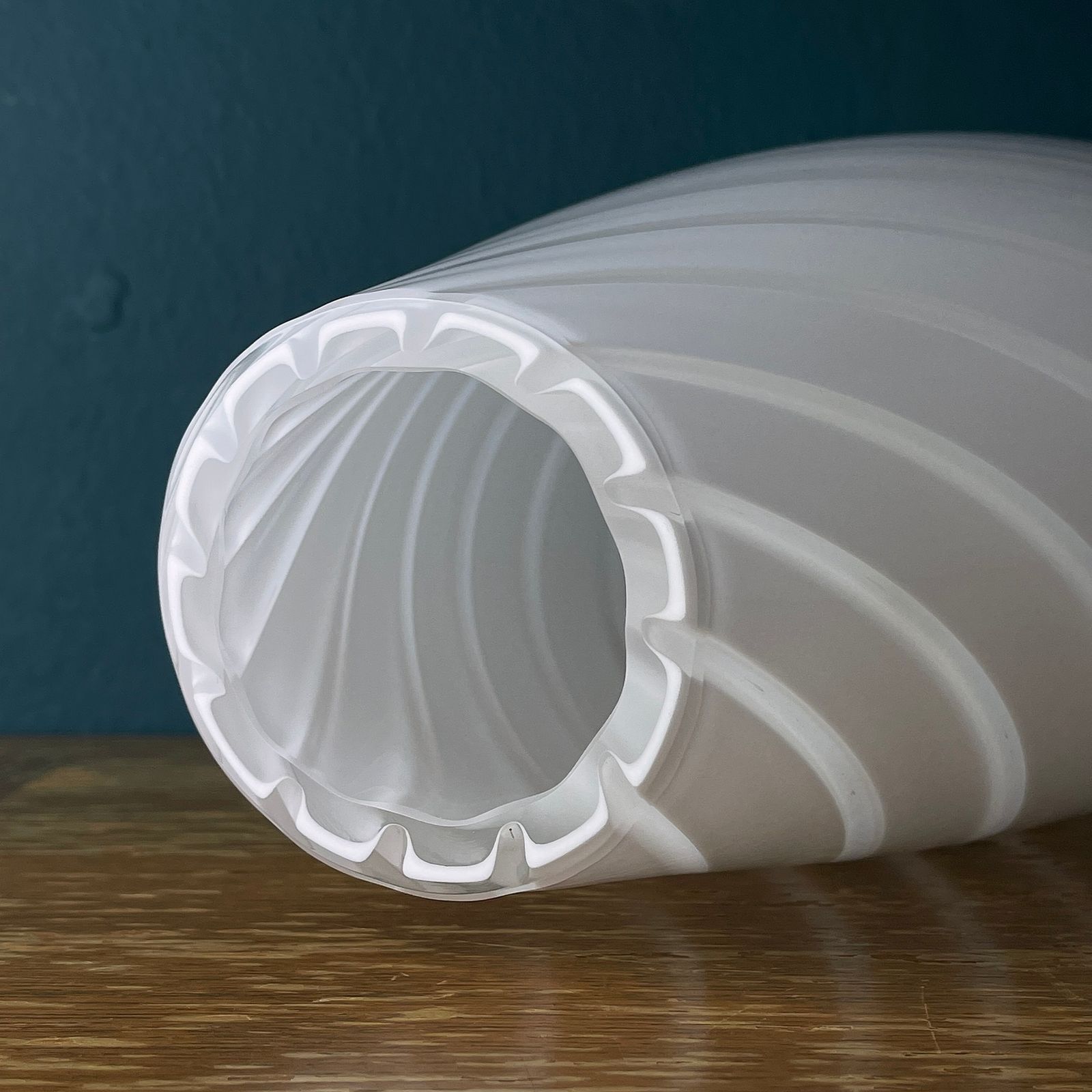 400.0 White Swirl Murano Glass Vase Italy 1980s photo