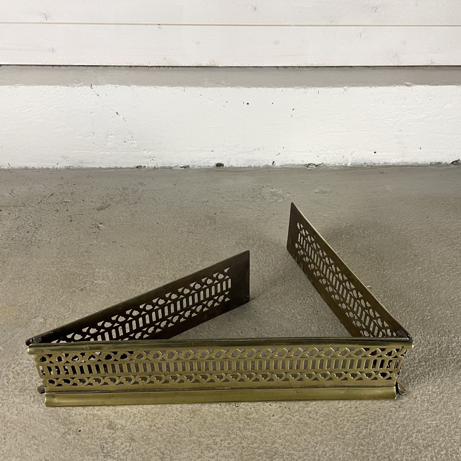Victorian Brass Folding Fireplace Fender photo vinterior