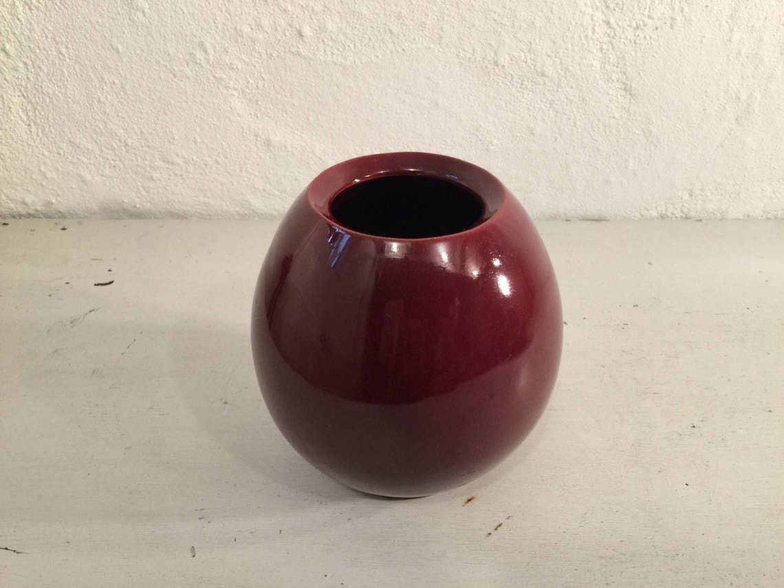 Art Deco Vase By Anna Lisa Thomson For Upsala Ekeby, Swedish Ceramics In The 1930s, Oxblood / Sang De Boeuf Glazed photo furniture