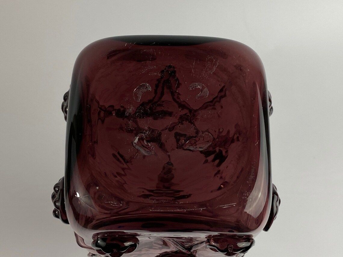 photo furniture Beautiful Old Purple Glass Bottle / Vase With Glass Threads And Rosettes, First Half Of The 20th Century