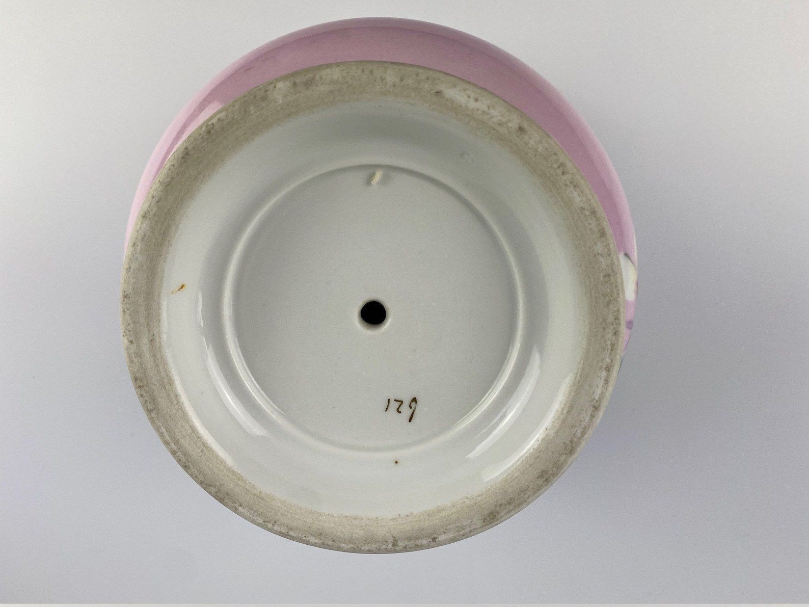 French Napoleon III Indoor Planter In Light Pink With Floral Motif 19th Century France photo vinterior