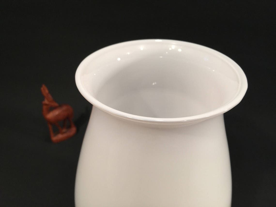 Michael Bang For Holmegaard, Gray And White Art Glass Vase From The 1980s In Scandinavia photo vinterior