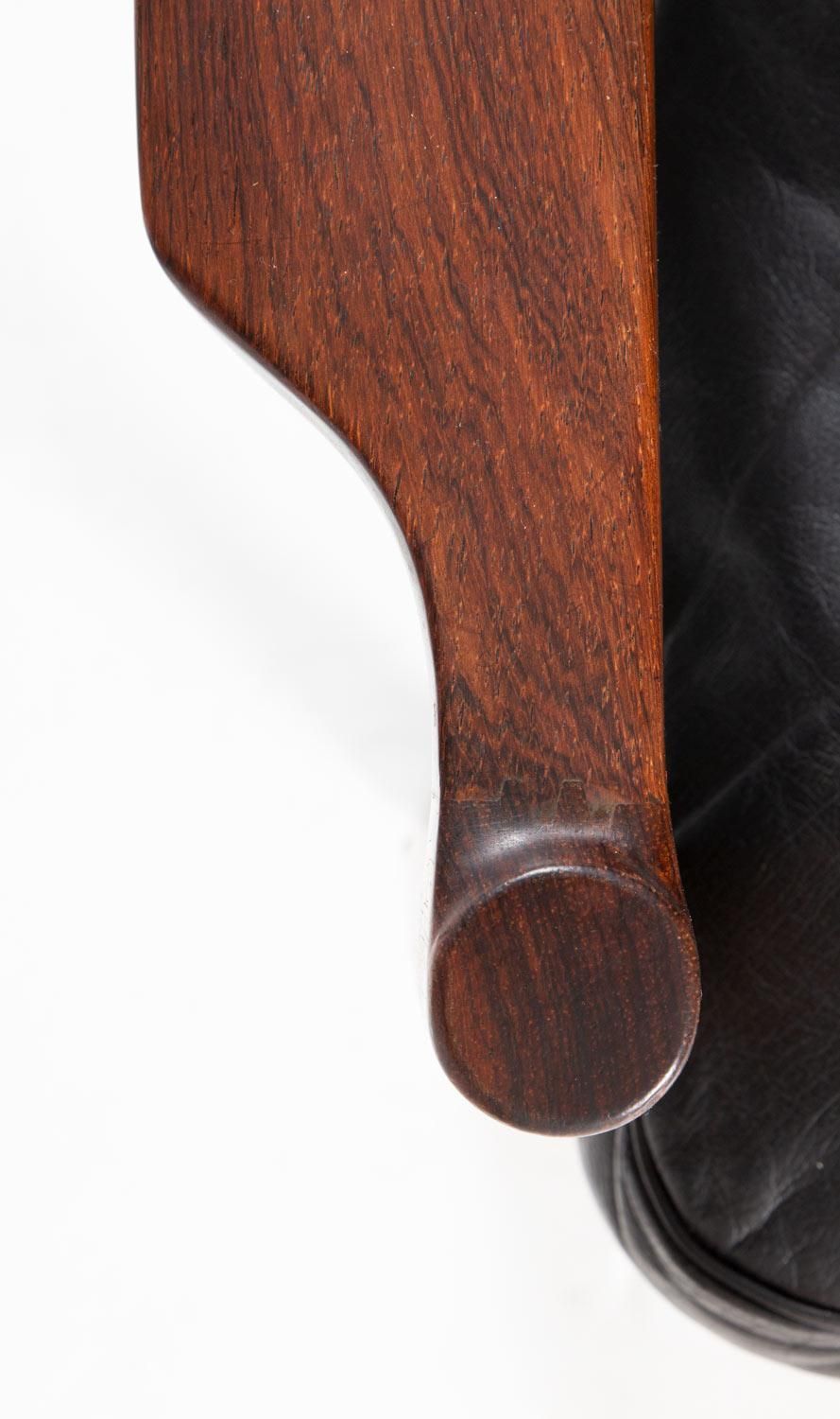 photo furniture Midcentury Scandinavian Sofa In Leather And Rosewood By Torbjørn Afdal