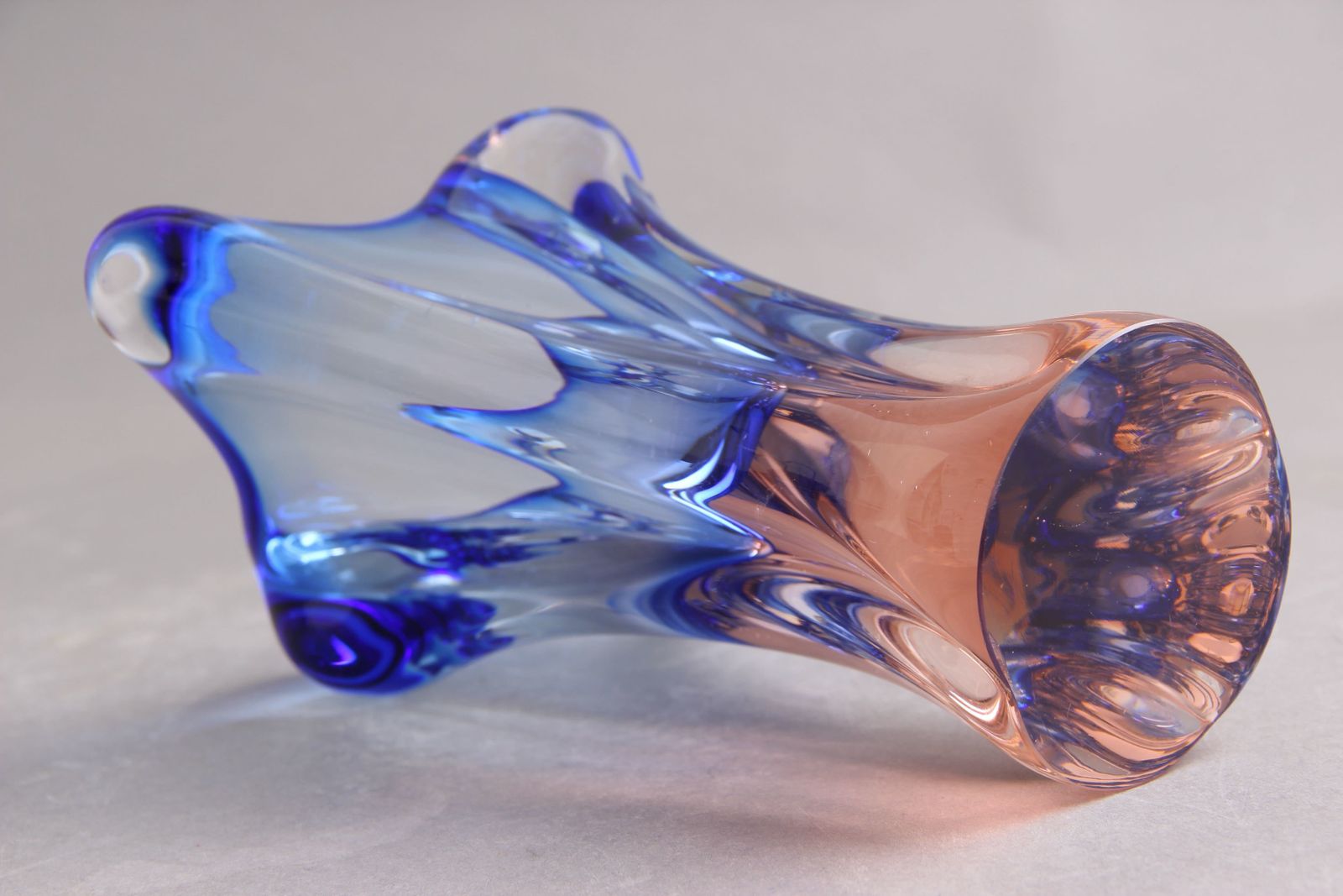 Beautiful Stained Glass Art, Vase, European Glass Art 1960s Josef Hospodka photo vinterior