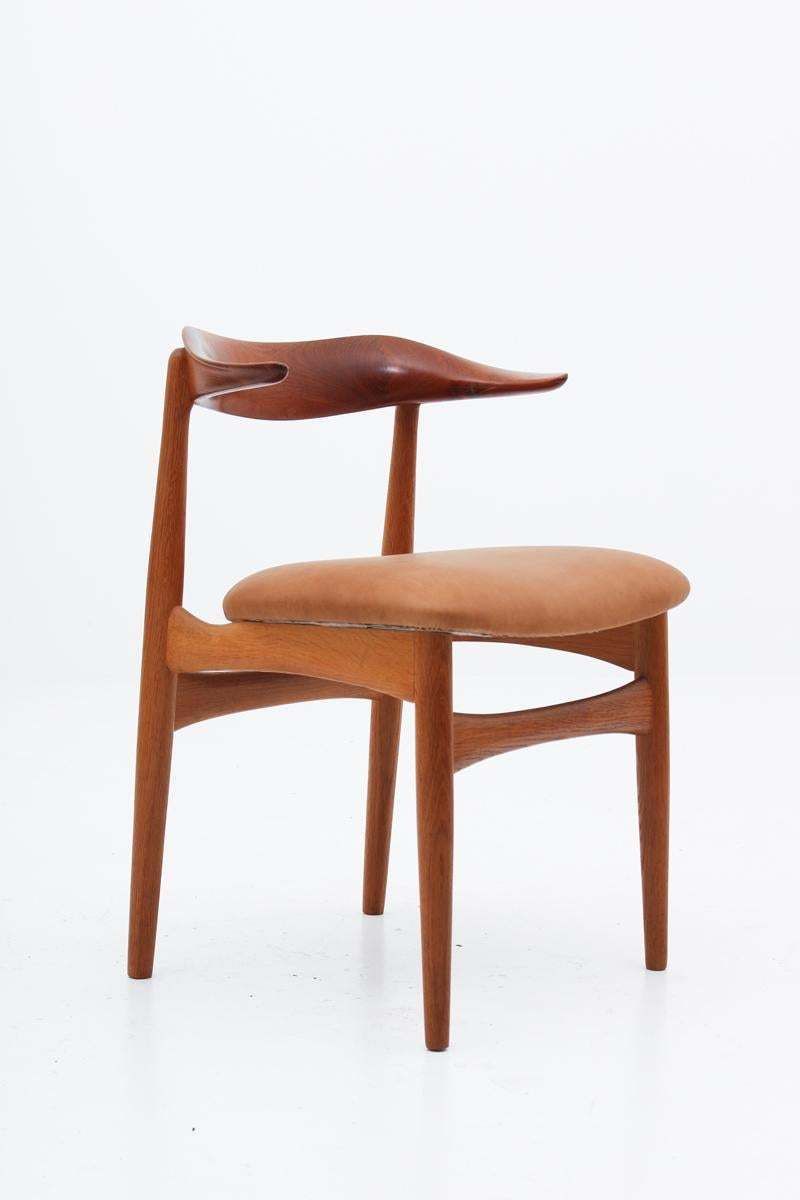 Set Of Eight Danish Dining Chairs "Cowhorn Chair" By Knud Faerch photo vinterior