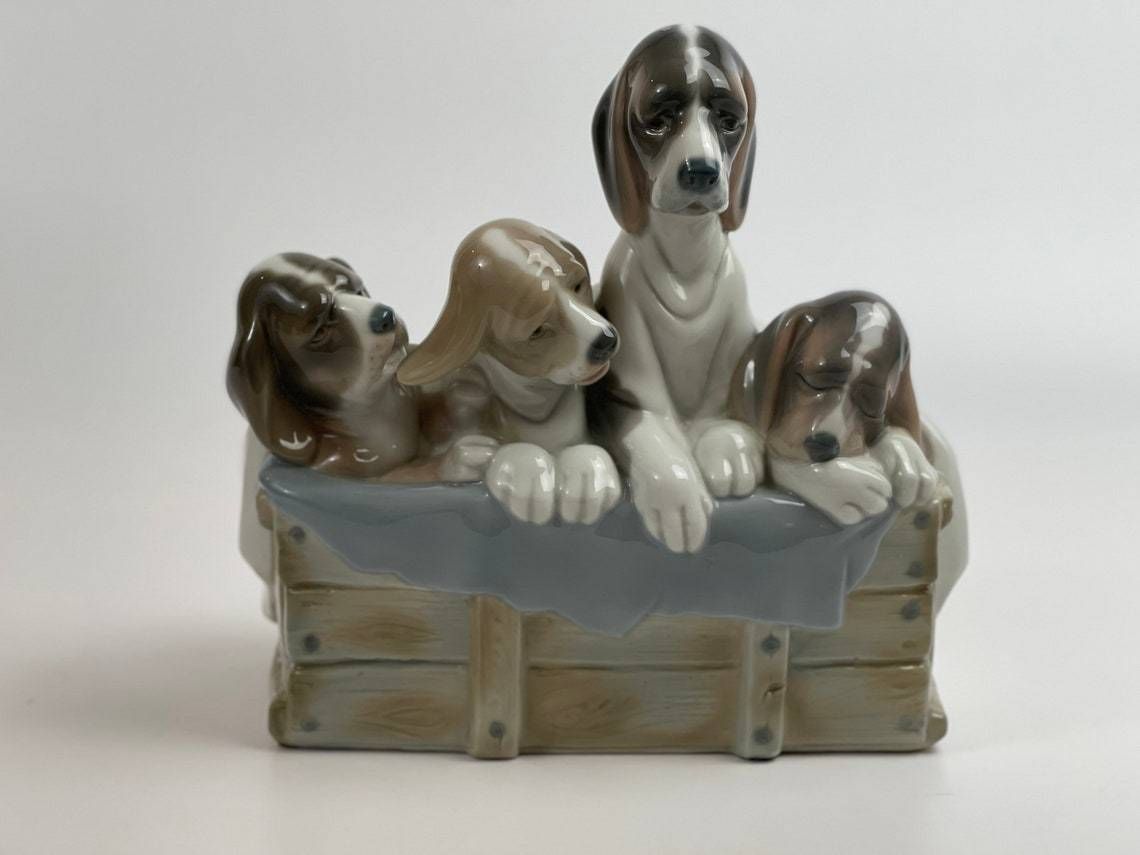 Lladro Dog Figurine Presumably By Juan Huerta  4 Puppies  Dogs With Blanket On A  Wooden Box