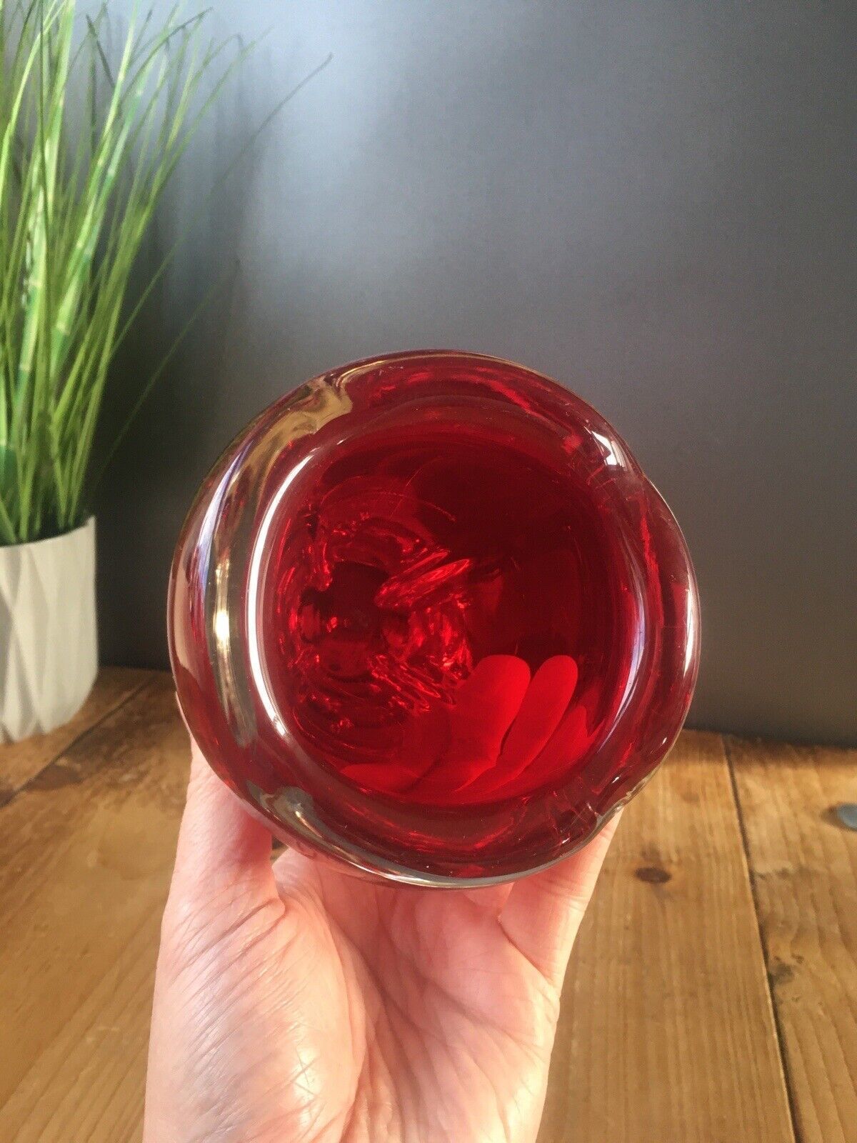 photo vintage Red Whitefriars 9410 Art Glass Molar Lobed Bowl Vase Tooth Dentist Paperweight