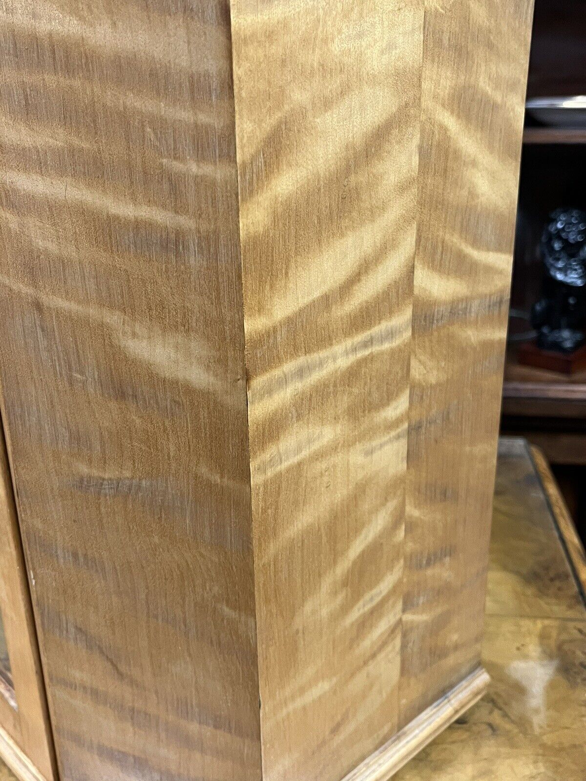 photo vintage Superb Pair Of Satinwood Collectors Table  Wall Display Cabinets.