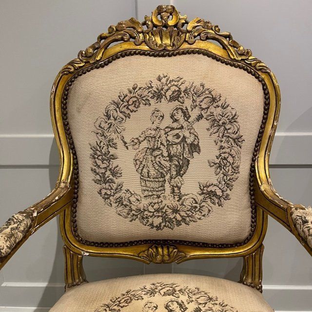 photo furniture Pair Of Louis XV Style French Tapestry Gilt Wood Fauteuil Chairs