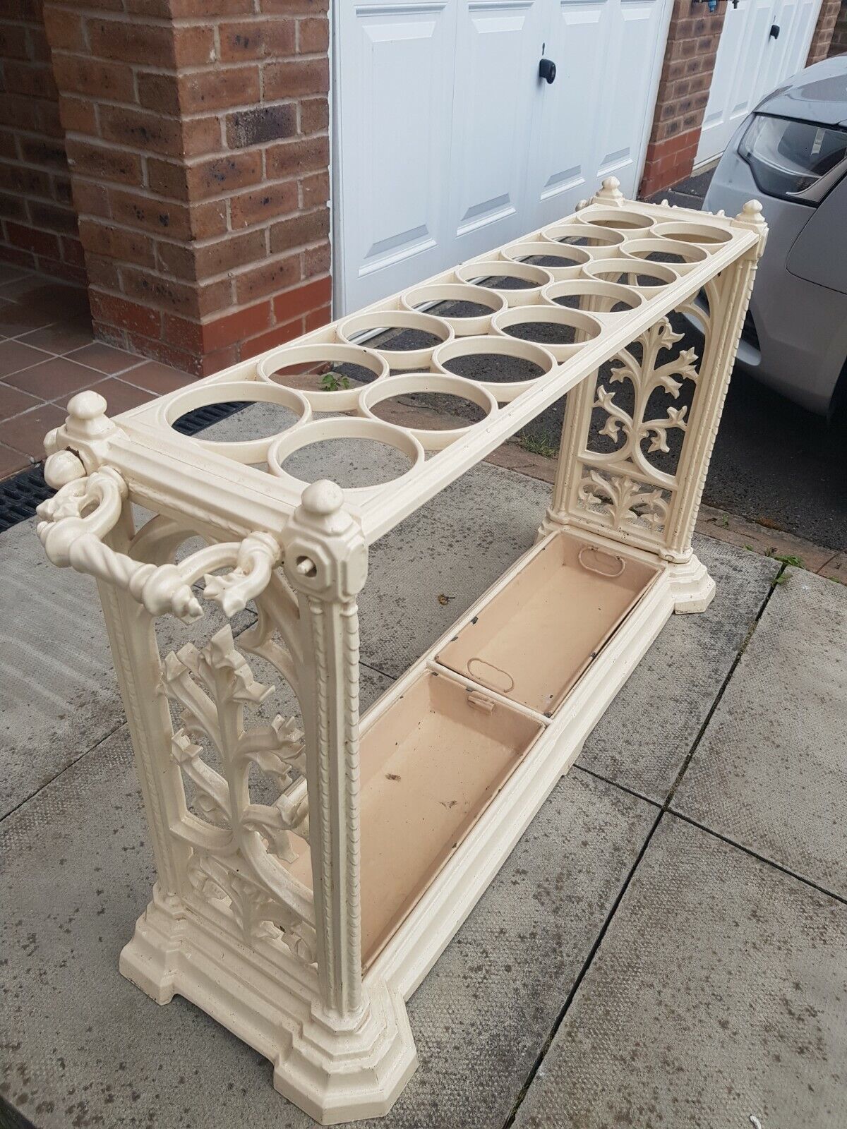 A Stunning Victorian 19th Century 16 Hole Cast Iron Umbrella Cane Stick Stand