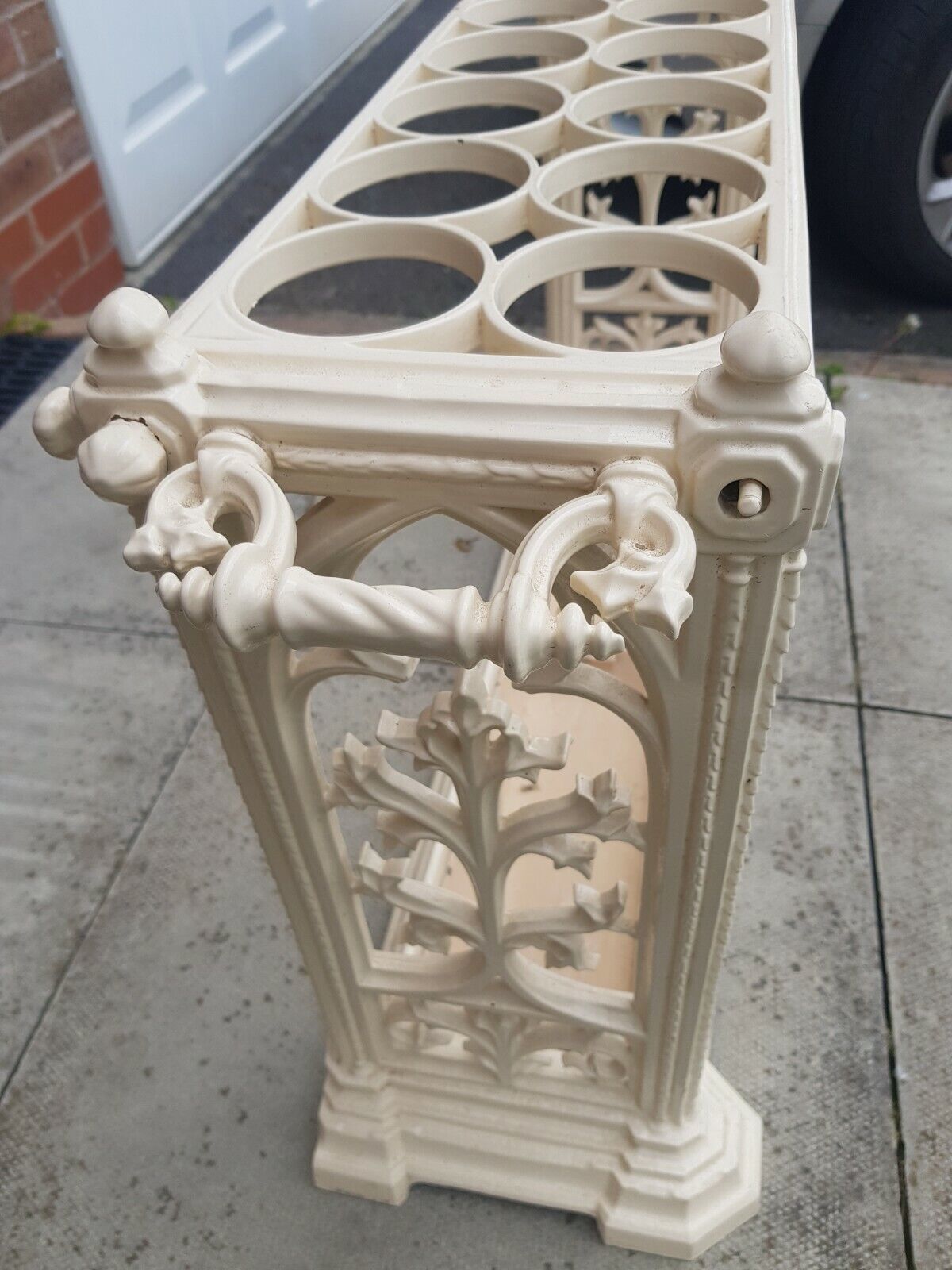 A Stunning Victorian 19th Century 16 Hole Cast Iron Umbrella Cane Stick Stand photo vinterior