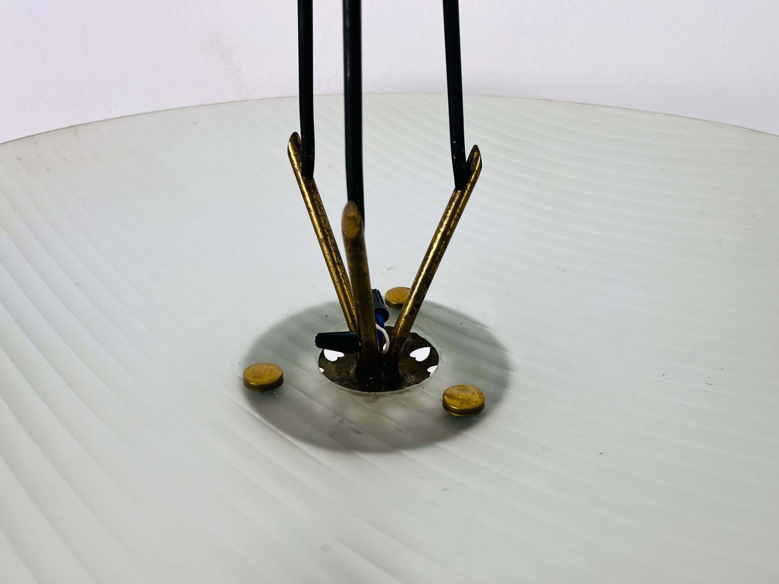 photo vinterior Italian Midcentury Brass And Glass Chandelier, 1950s
