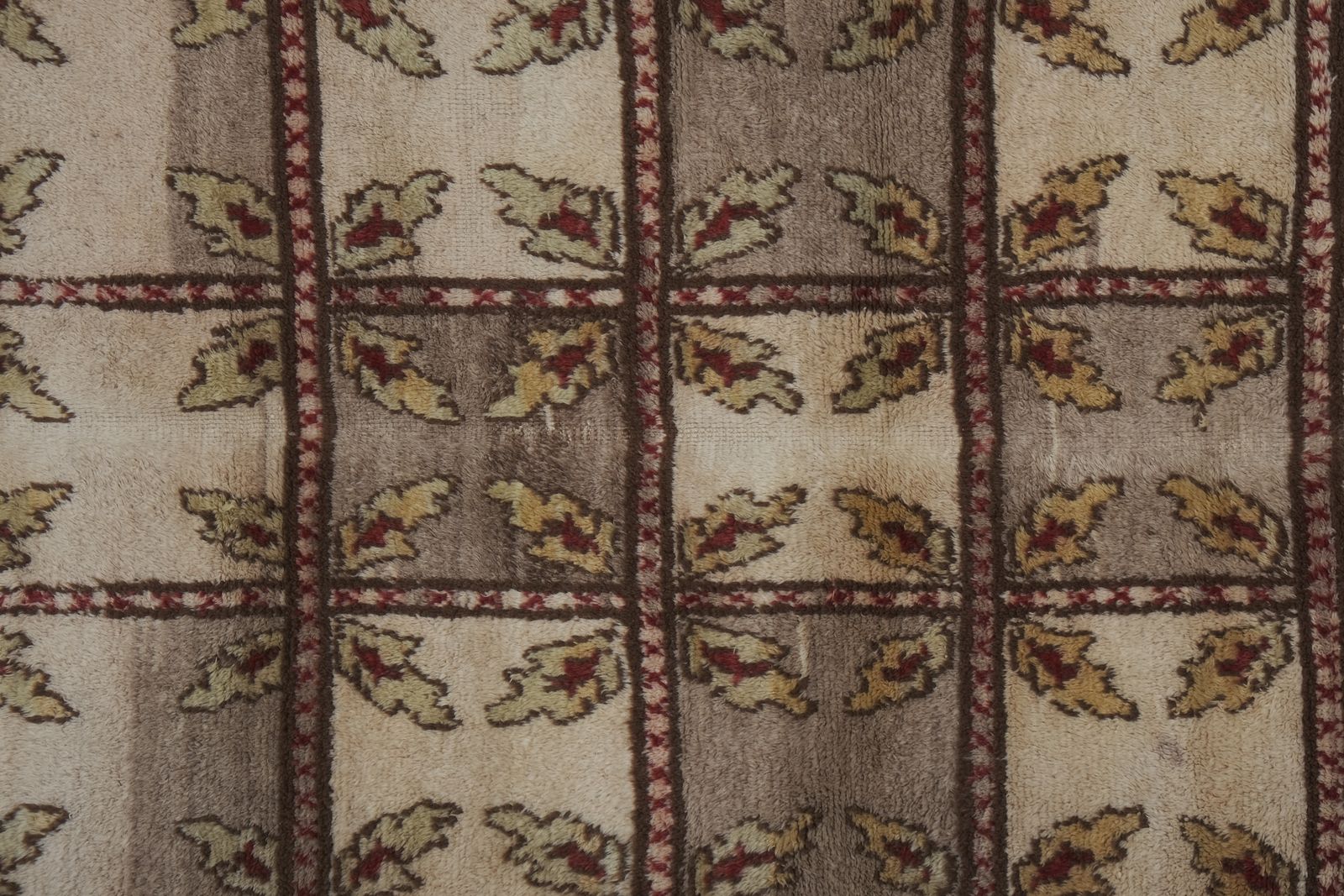 photo for sale Organic Wool Floral Turkish Karapinar Tulu Rug
