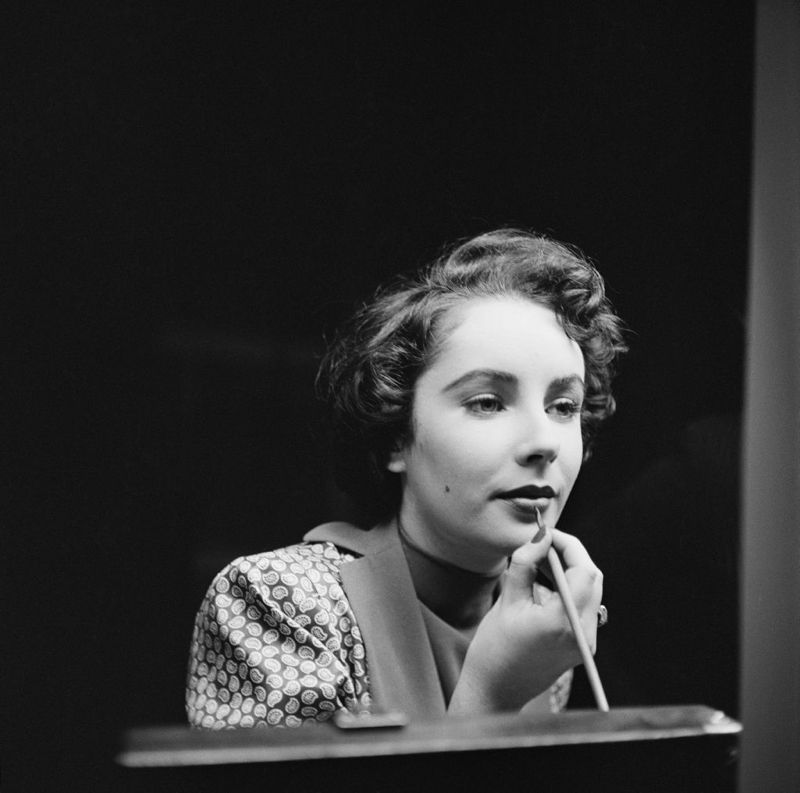 Lipstick Taylor 30x30" Silver Gelatin Fibre Print