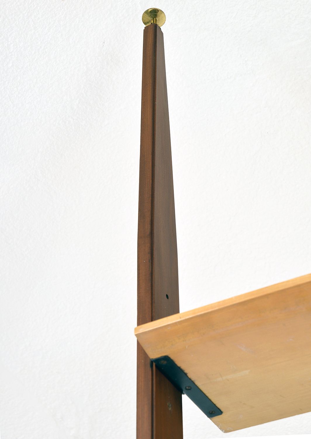 photo vintage Large 1950s Italian Mid Century Teak Maple Freestanding Shelving System 18 Pieces