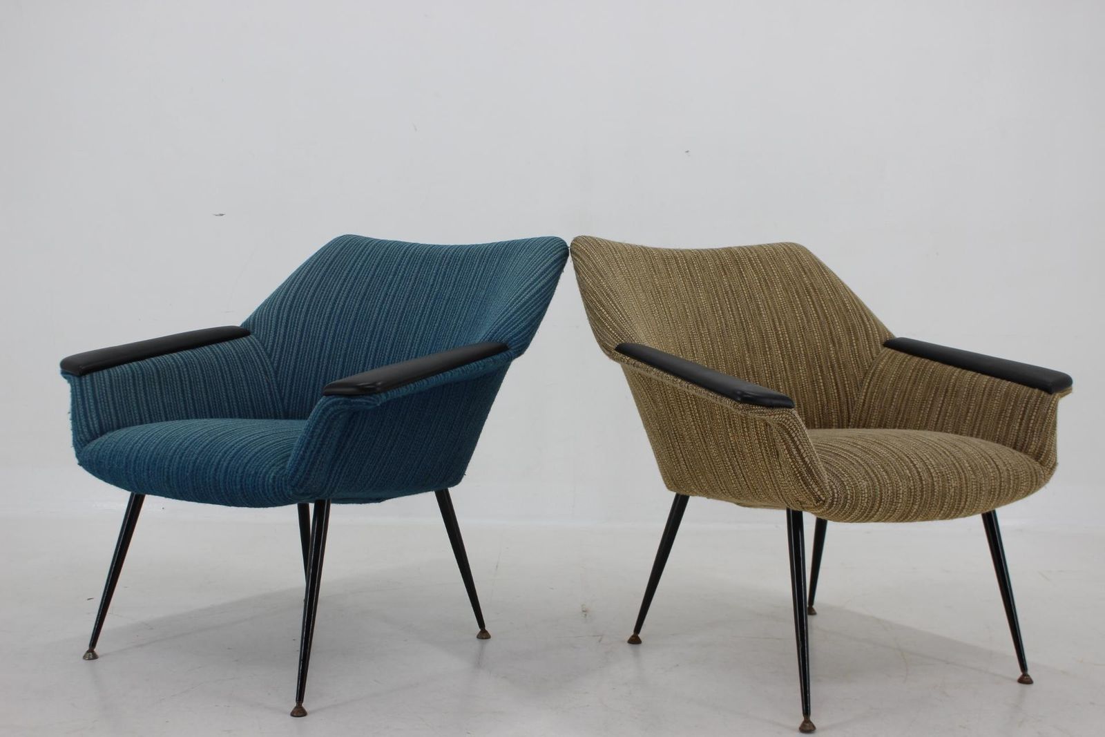 1960s Pair Of Armchairs ,Italy photo vinterior