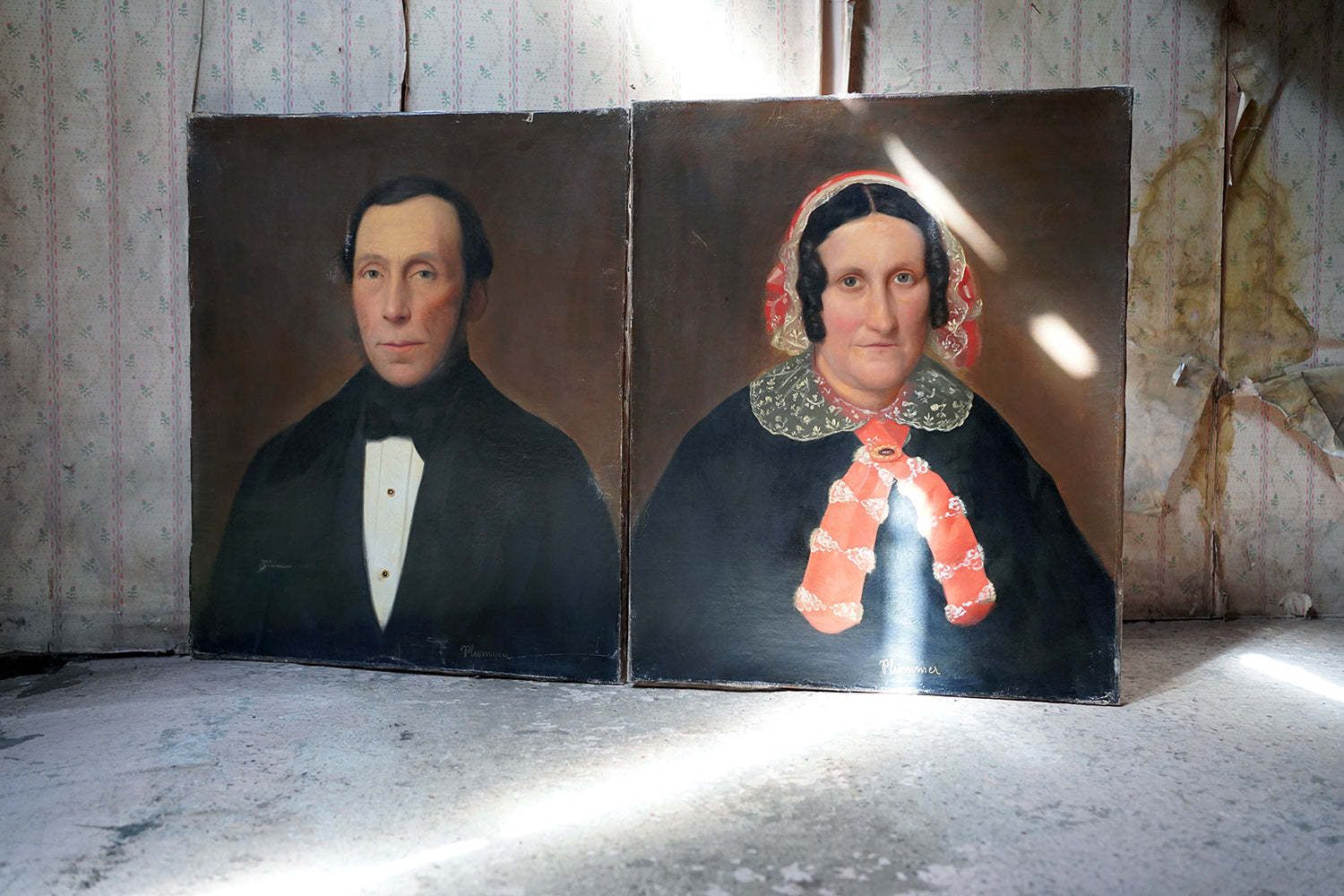 photo vintage A Pair Of Mid 19thc Naïve School Portraits Of A Gentleman & Lady By Harrison Lorenzo Plummer (1814 1894)