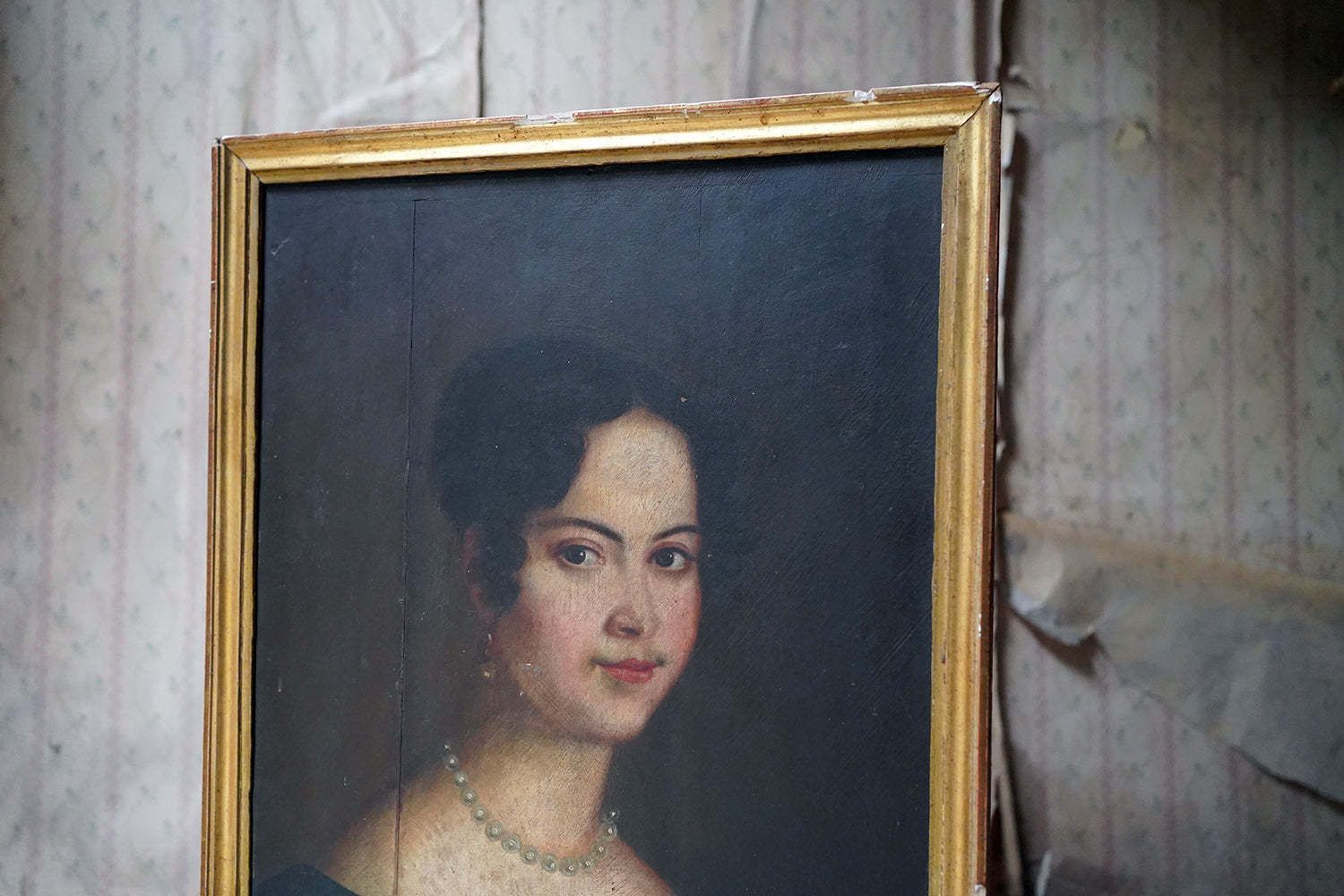 photo for sale An Early 19thc French School Oil On Board Portrait Of A Lady C.1830