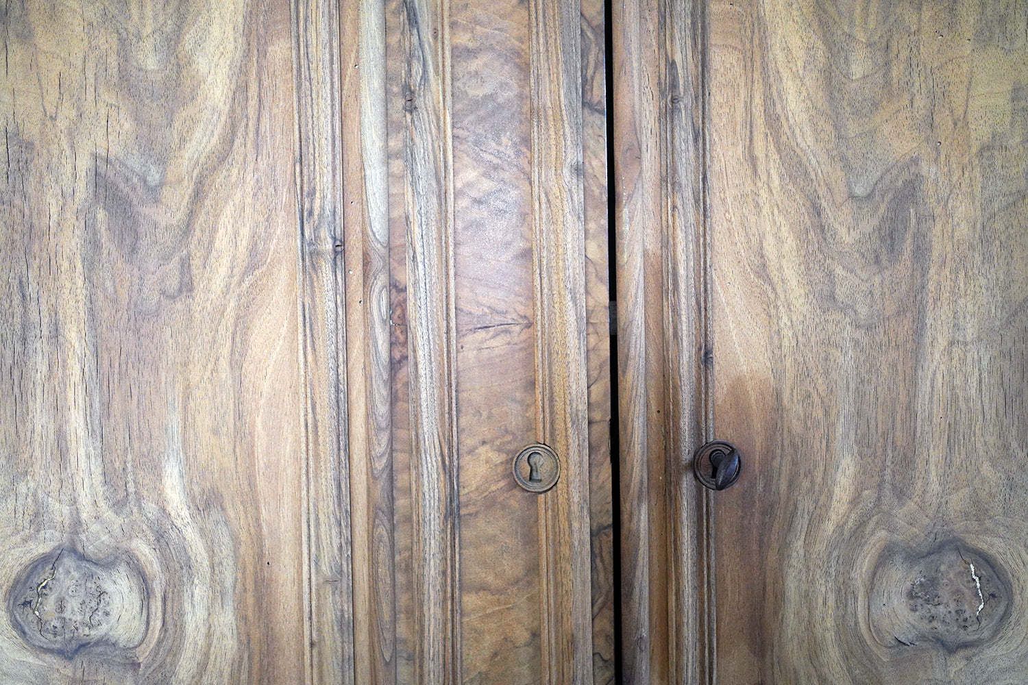 A Late 19thc French Walnut Buffet Deux Corps C.1890 photo buy