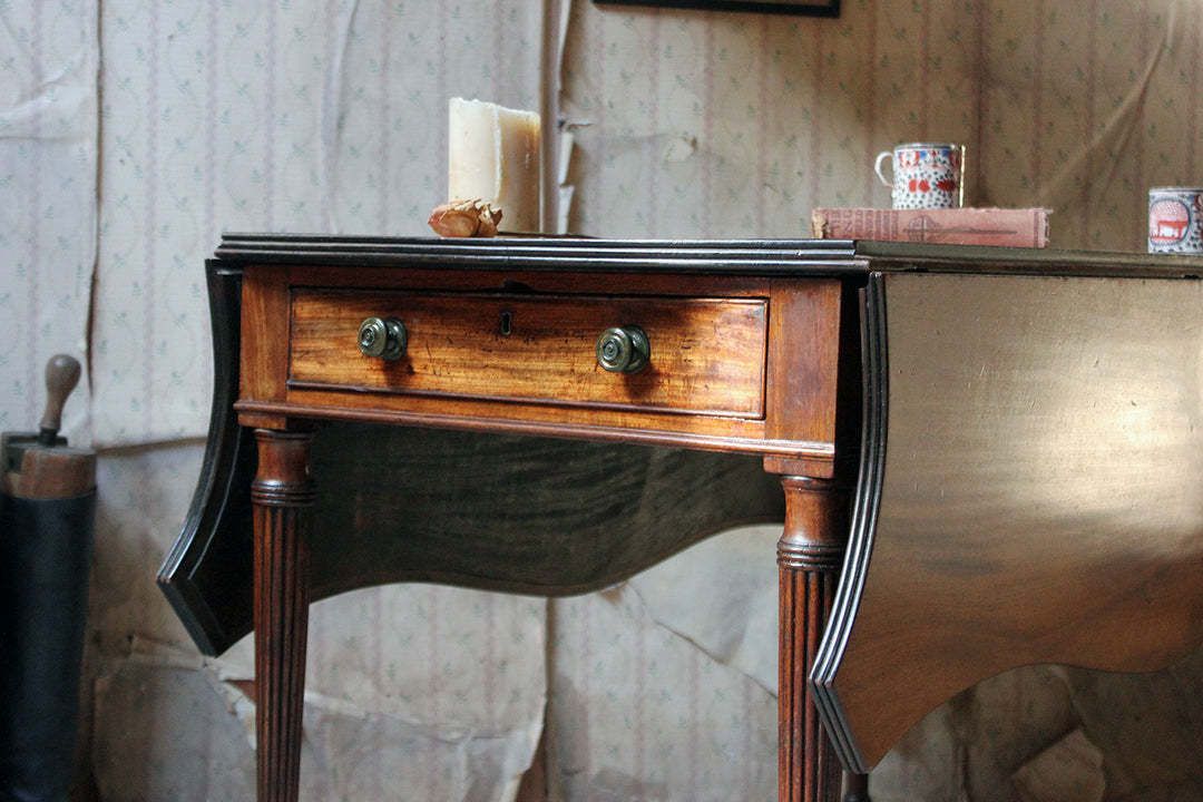 A George III Mahogany Butterfly Pembroke Table C.1780 90