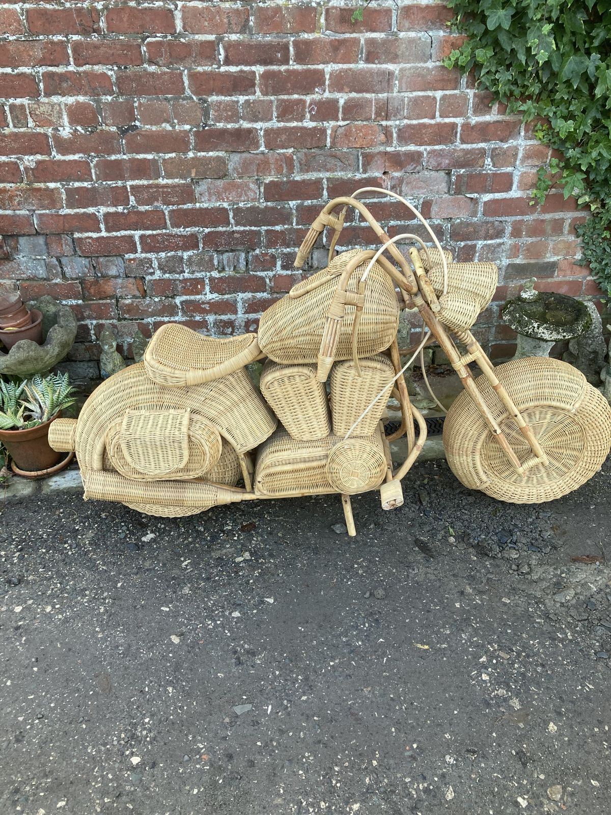 photo furniture Harley Davidson Wicker Bike