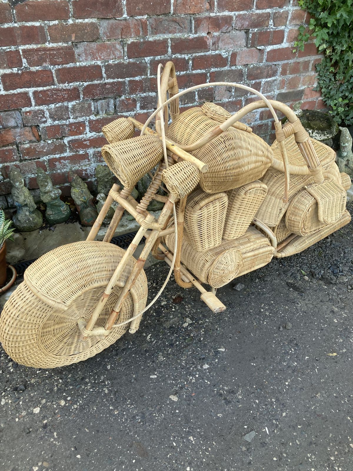 photo vintage Harley Davidson Wicker Bike