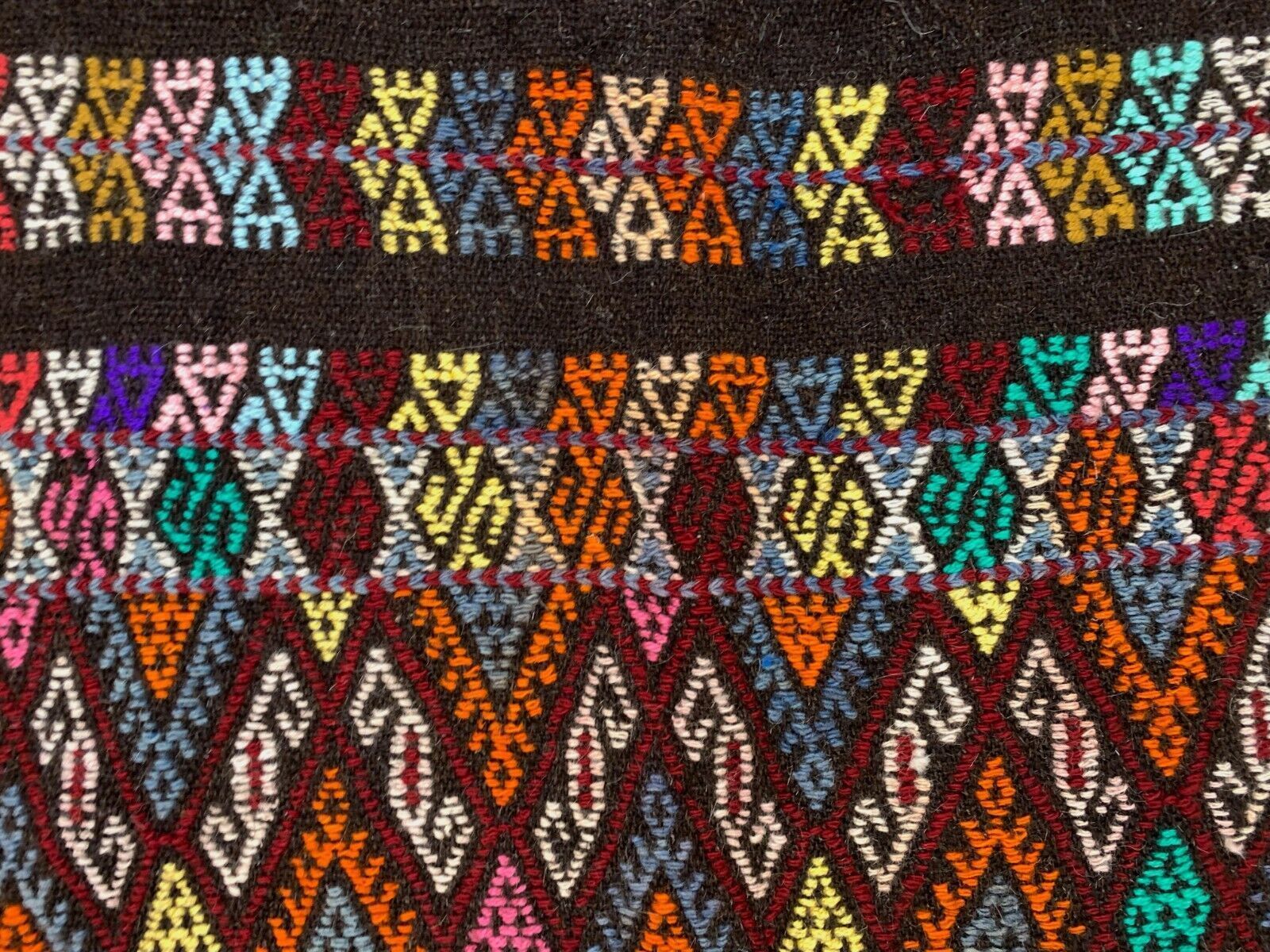 photo furniture Large Vintage Turkish Kilim Rug 236x175 Cm Wool Jajim Kelim
