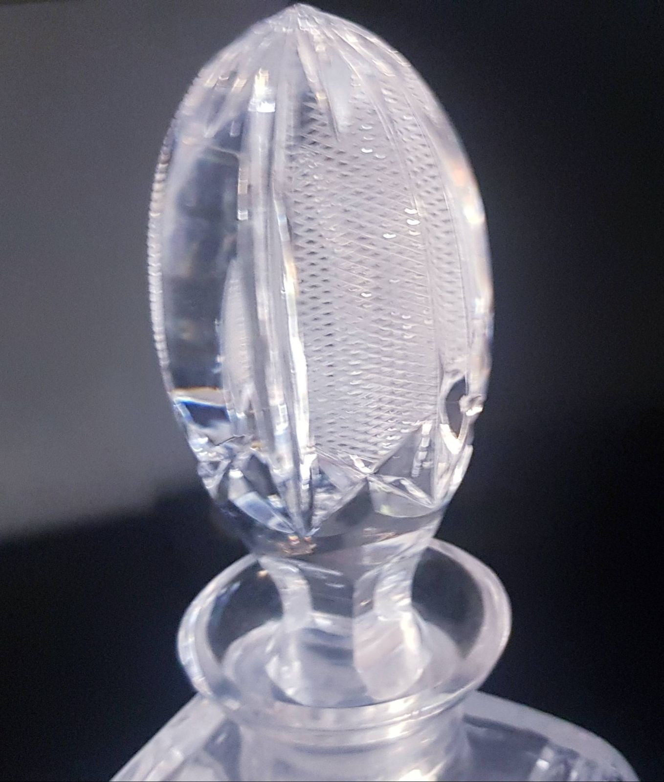 Crystal Sunflower Cut Glass Wine Whisky Spirit Decanter Stunning Stopper photo for sale