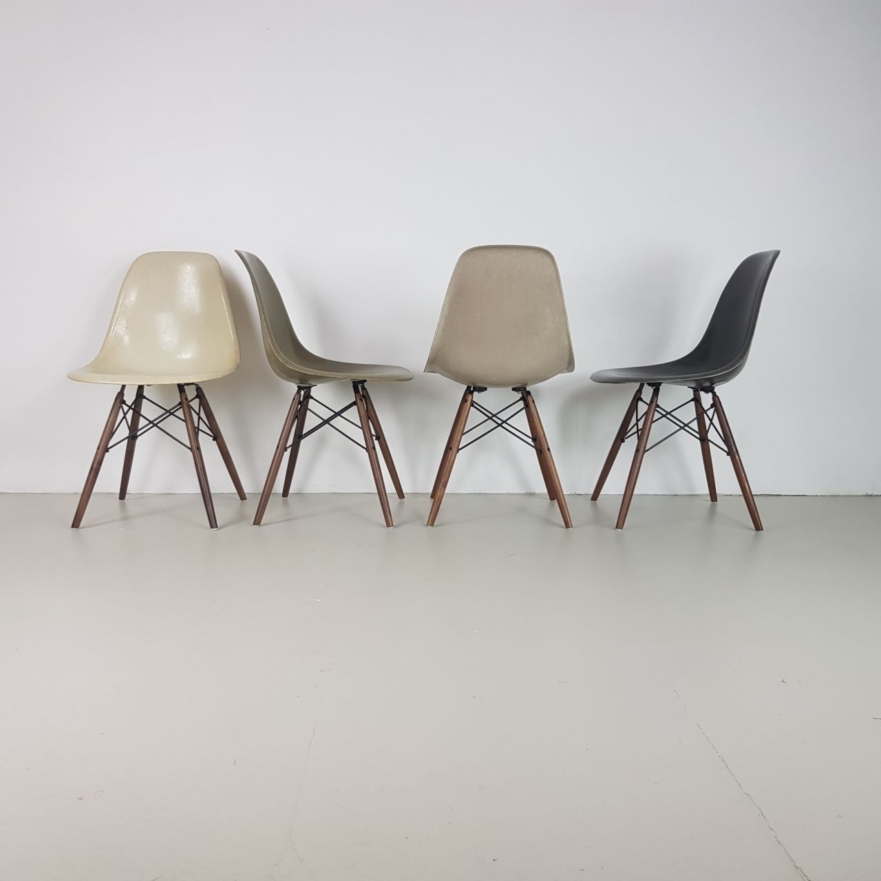 Eames Herman Miller Dsw Side Chairs In Greys   Umber / Grey / Greige / Parchment photo vinterior