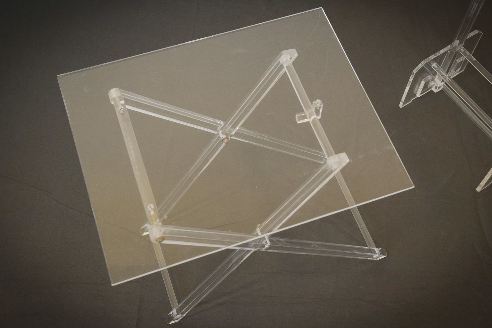 Bijzondere Opvouwbare Bijzettafels Van Perspex Met Standaard photo Meubels