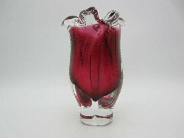 Attractive Hand Blown Chribska Sommerso Style Pink Art Glass Tulip Bud Vase photo for sale