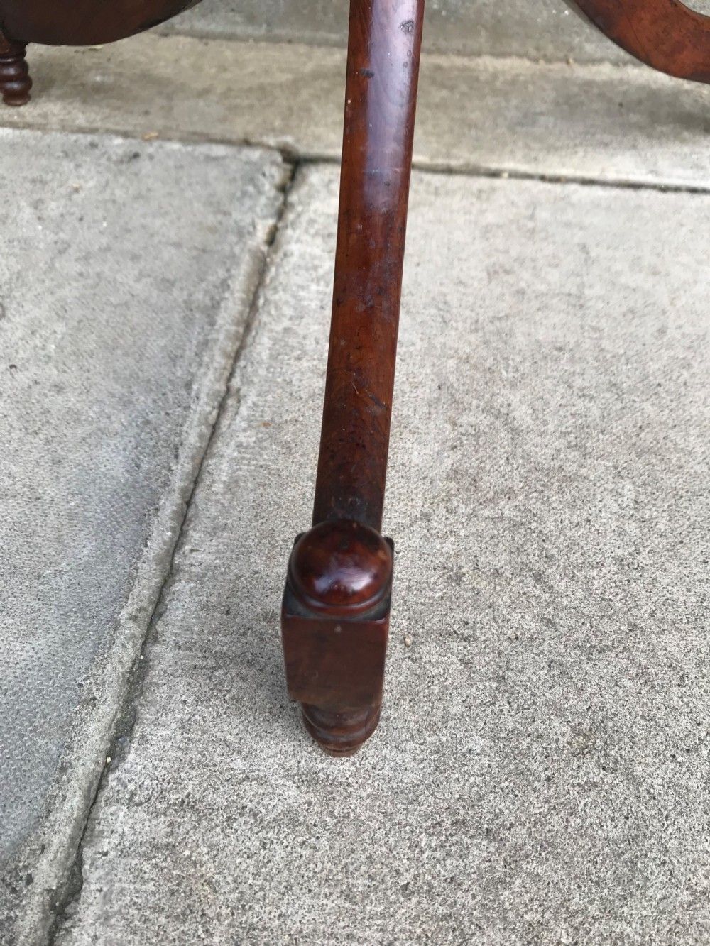 Antique Small Yew Wood Tripod Table/Kettle Stand photo 1450.0